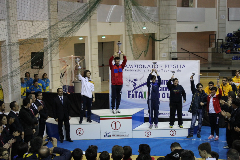 Taekwondo Mansé podio società femminili 3° Posto Cad-Jun_Sen