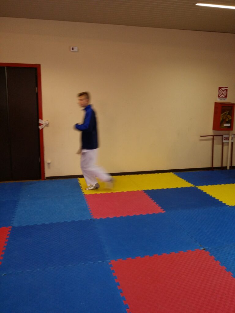 Riccardo si riscalda per il suo incontro!